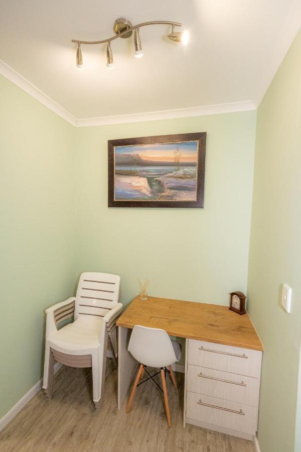 Salty Corner Cottage Свакопмунд Екстер'єр фото